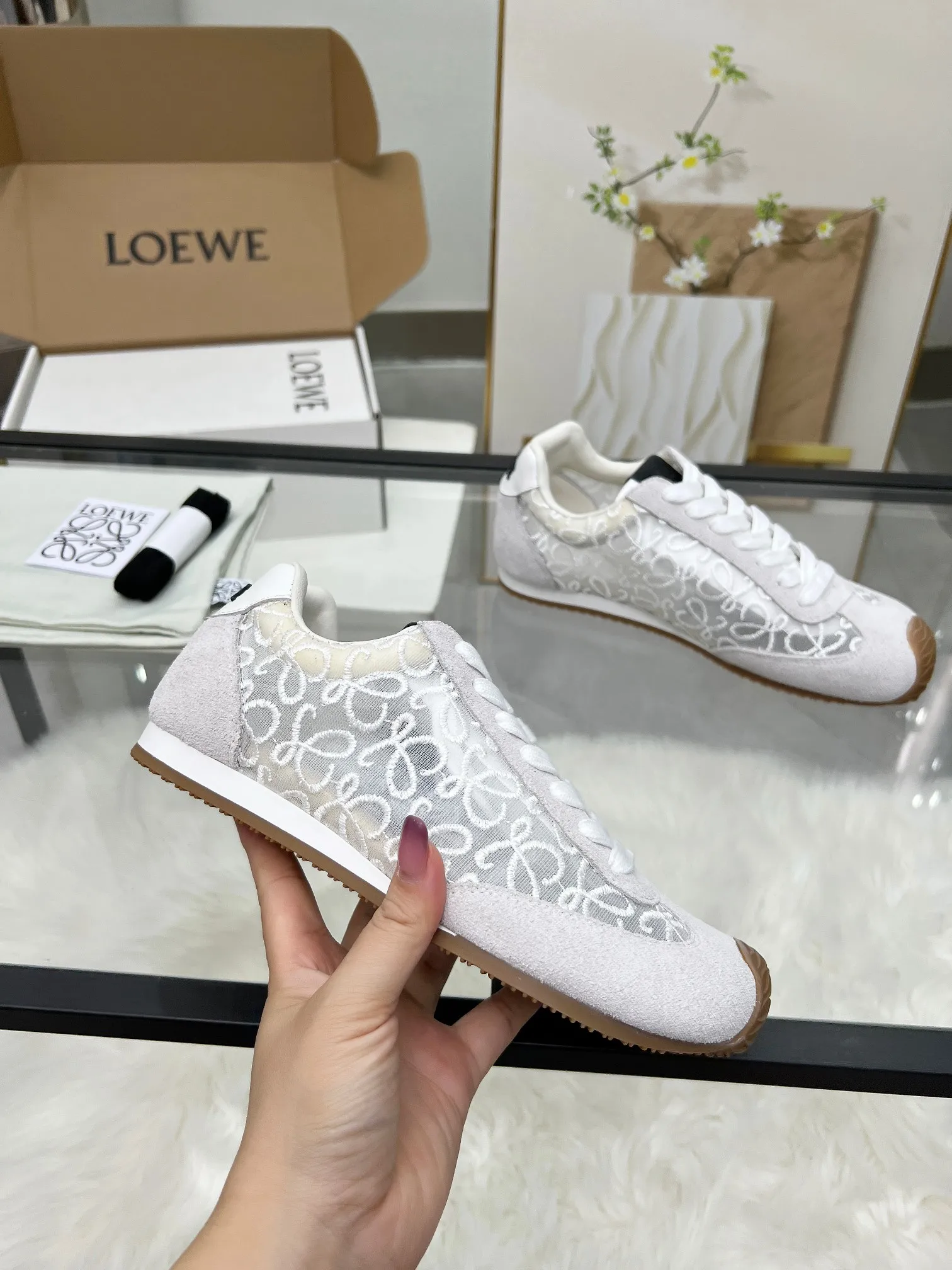 👟👟Ex-factory price 460👟👟 Men's size +10 2025 early spring new style, same style as Wang Yibo! Loewe Ballet Runner 2.0 sneakers for couples. New color matching retro series running shoes. Standard size: women's size 35-40, button +10. Men's size. 39-45, button ➕10.